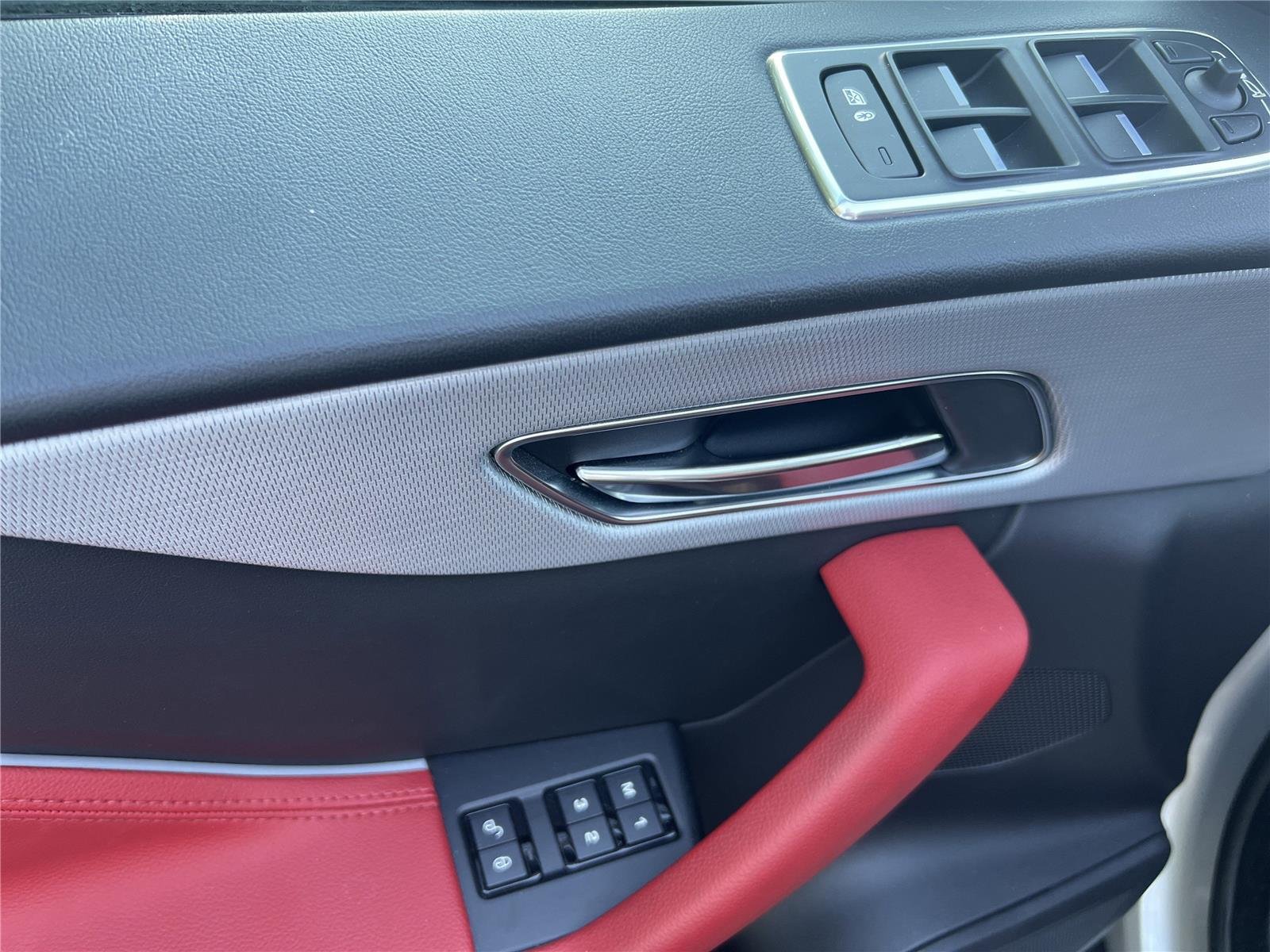 2018 Jaguar F-PACE R-Sport - Photo 23