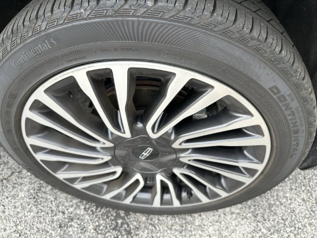 Used 2021 Blue Lincoln Reserve image 21
