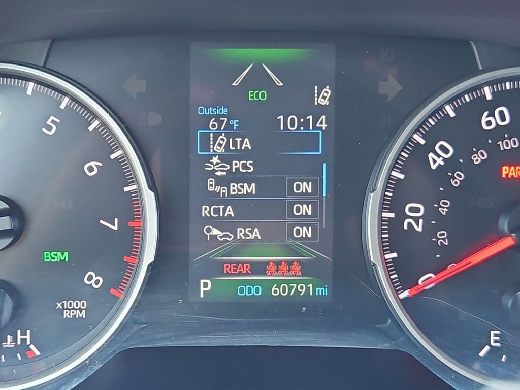 Used 2022 Silver Sky Metallic Toyota XLE image 15