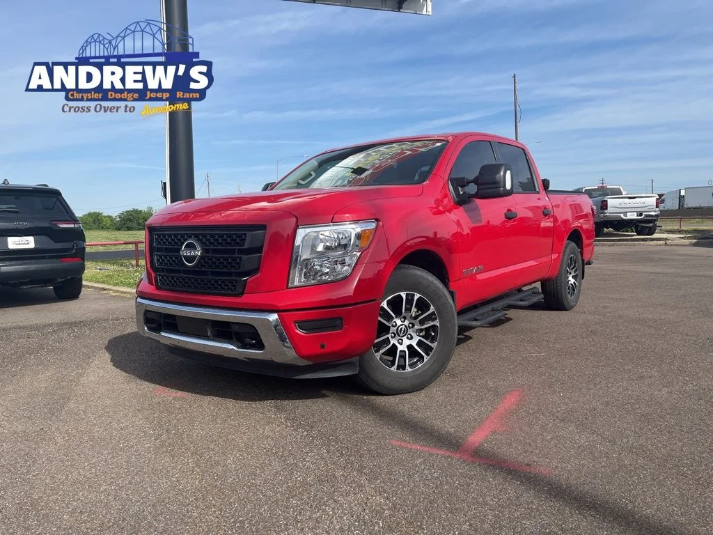 2023 Nissan Titan SV 4X2 Crew Cab's photo