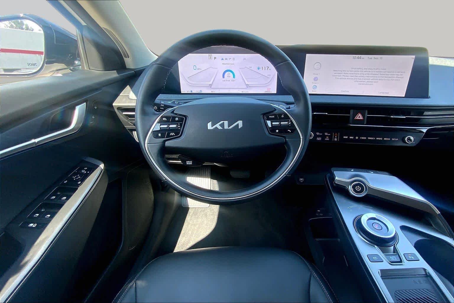 Certified Used 2024 Snow White Pearl Kia Light Long Range image 5