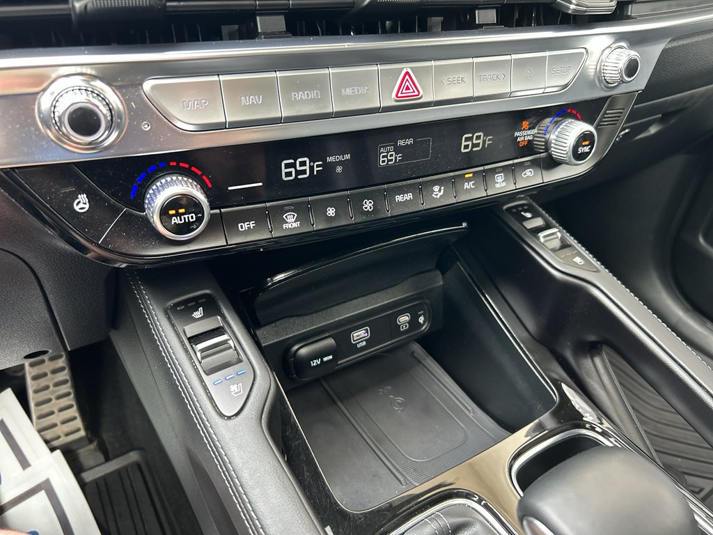 Used 2024 Ebony Black Kia SX Prestige X-Pro image 23