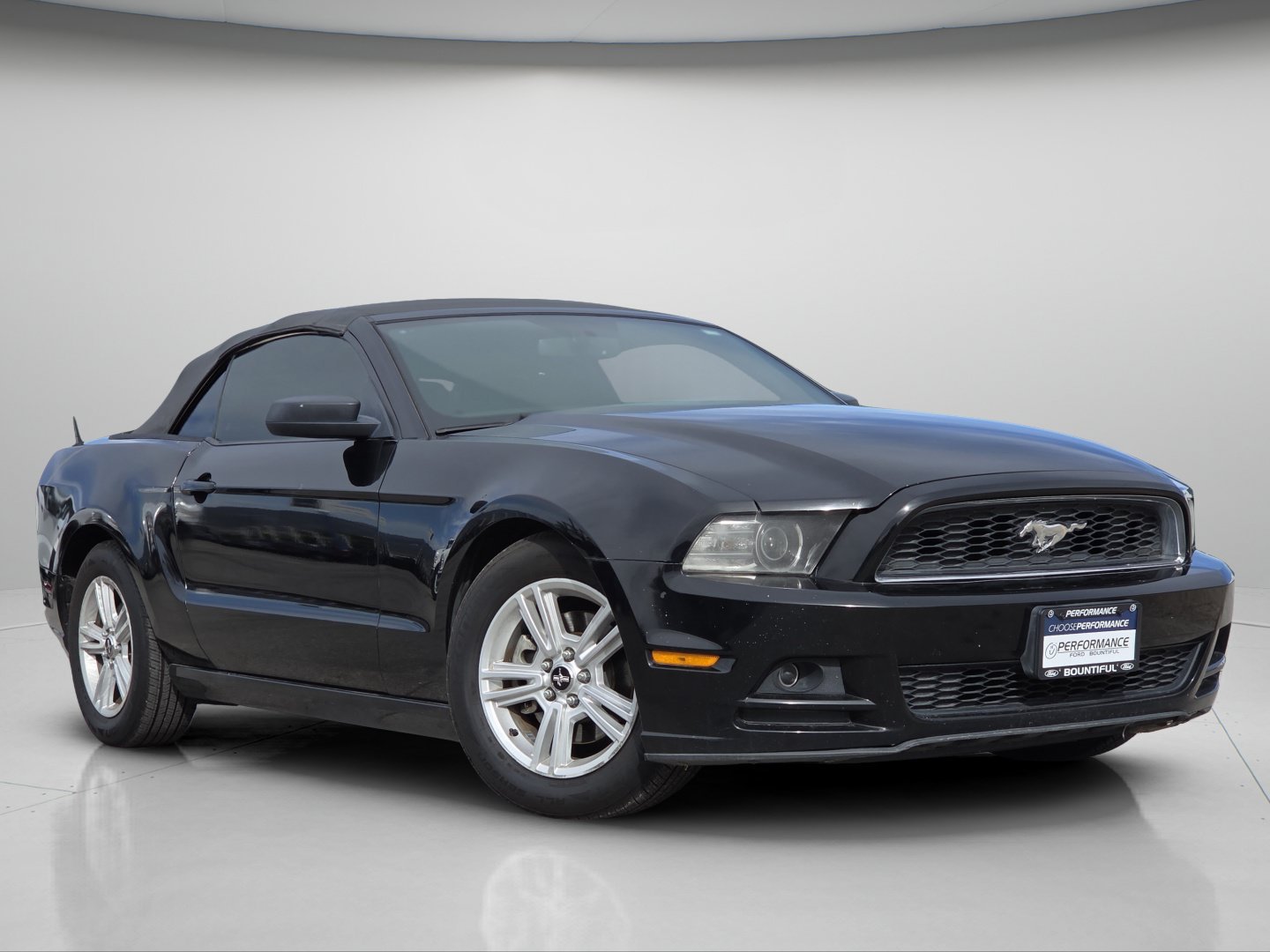 Used 2014 Black Ford V6 image 2