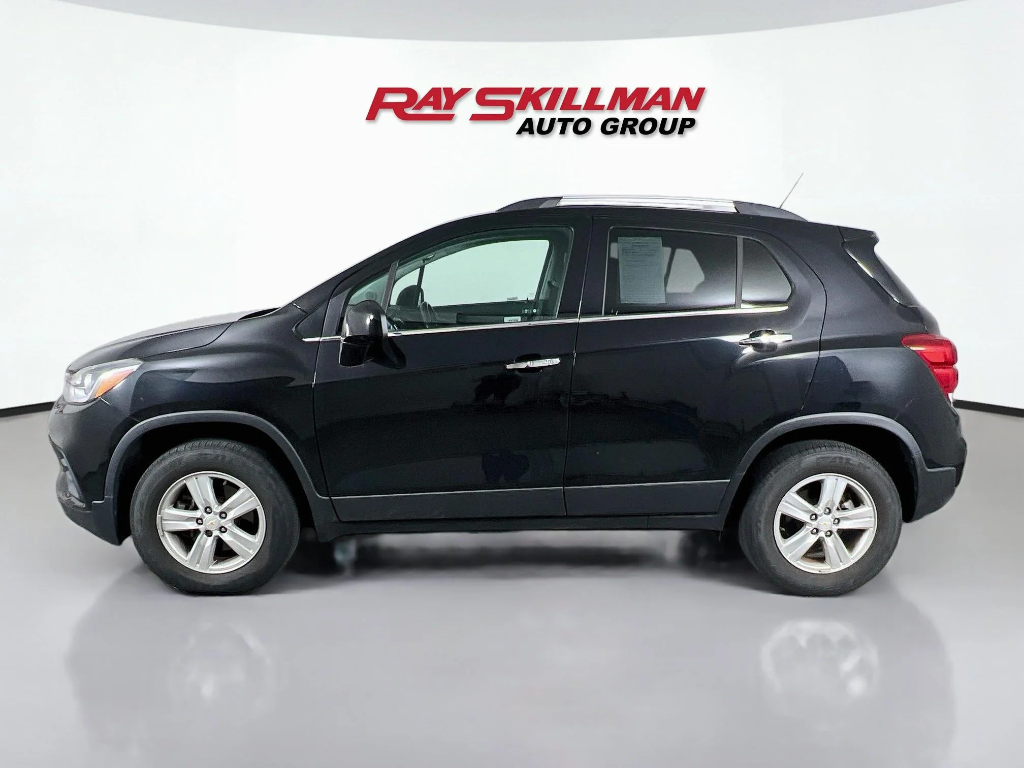Used 2020 Mosaic Black Metallic Chevrolet LT image 4