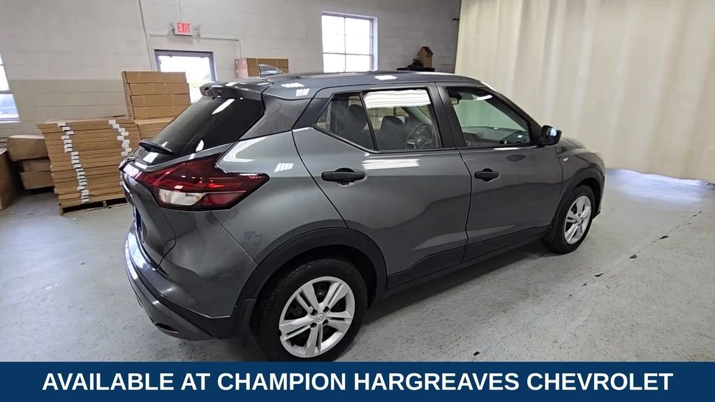 Used 2022 Gun Metallic Nissan S image 10