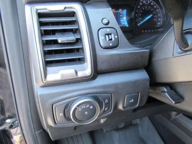 Used 2022 Black Ford Lariat image 24