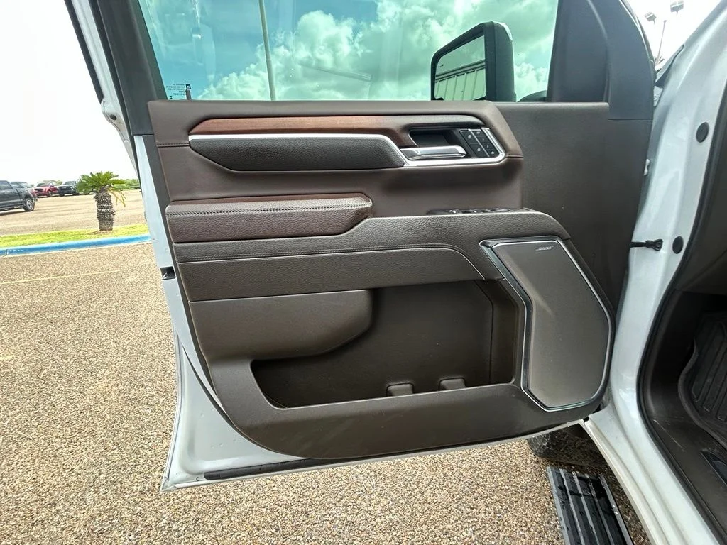 Used 2024 White GMC Denali image 10