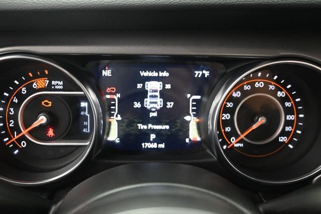 Used 2023 Crystal Metallic Jeep Sport S image 14