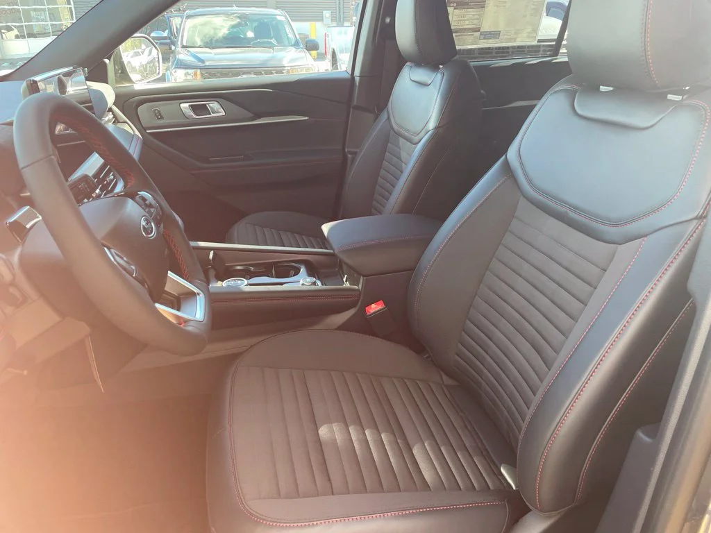 New 2027 CARBONIZED GRAY Ford ST-Line image 12