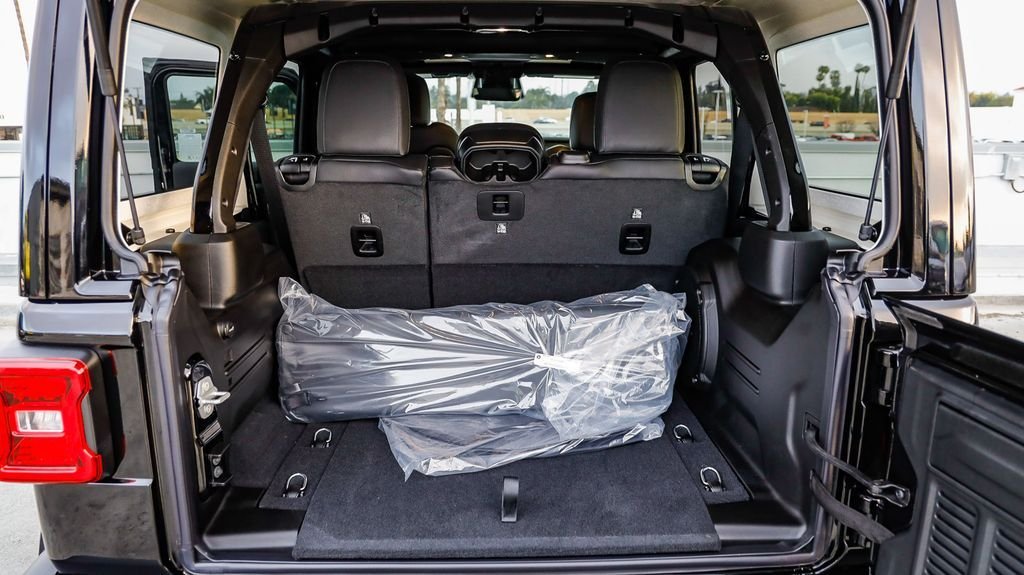 New 2026 Black Clearcoat Jeep Sahara image 31