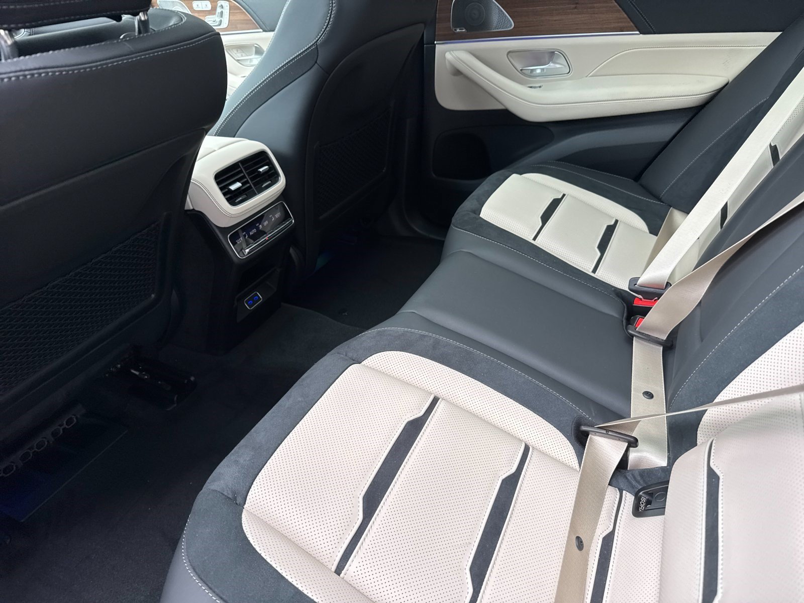 2026 Mercedes-Benz GLE AMG GLE 53 - Photo 12
