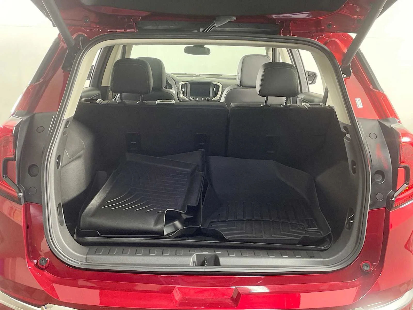 Used 2023 Volcanic Red Tintcoat GMC Denali image 26