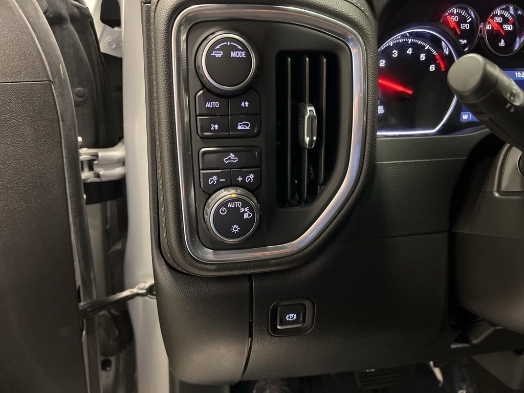 2022 Chevrolet Silverado 1500 LT - Photo 19