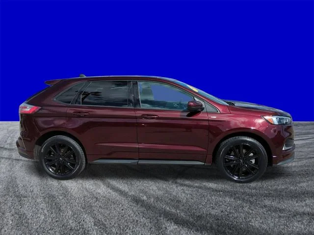 Used 2023 Burgundy Ford ST Line image 3