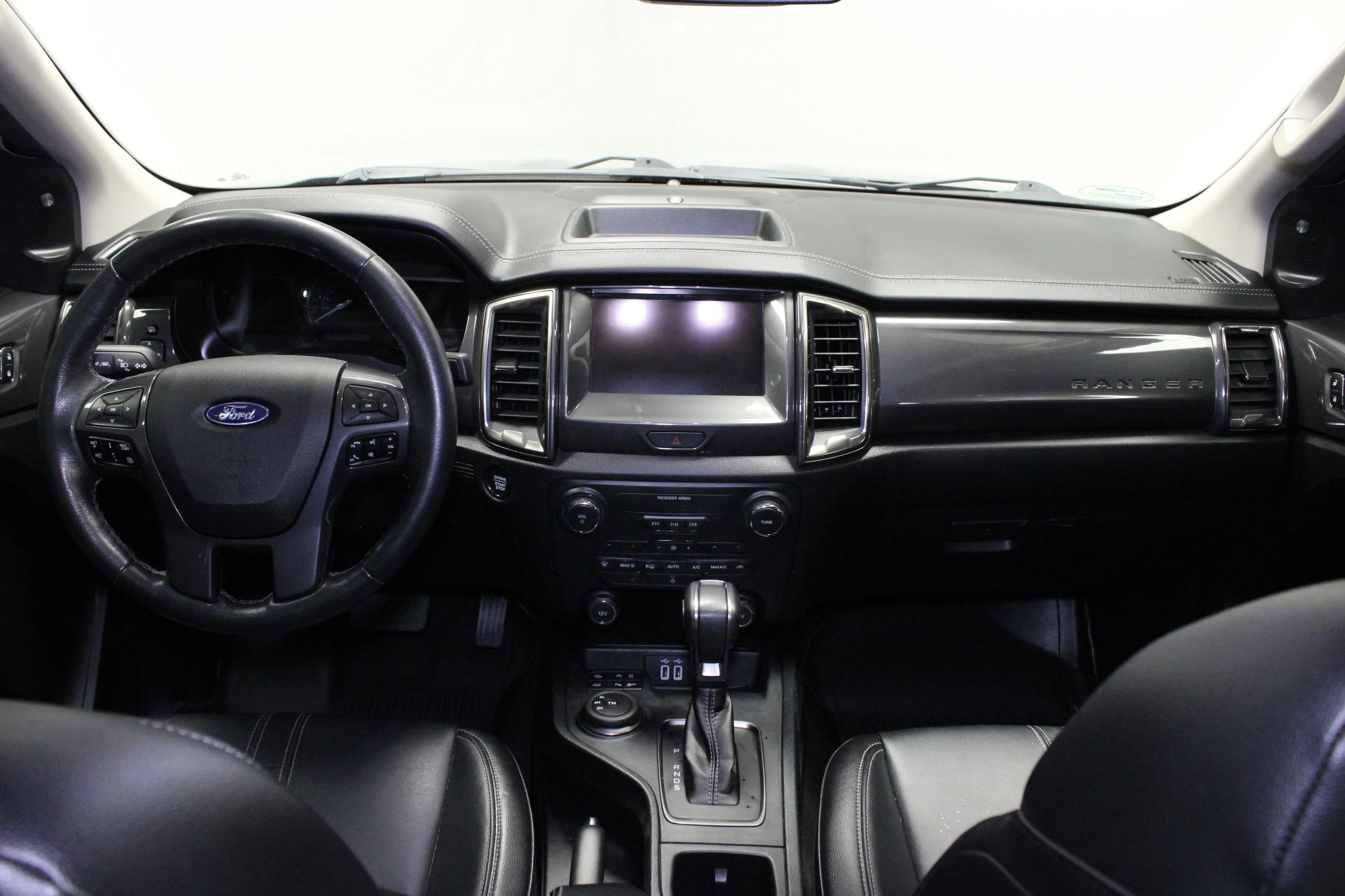 Used 2020 Shadow Black Ford Lariat image 20