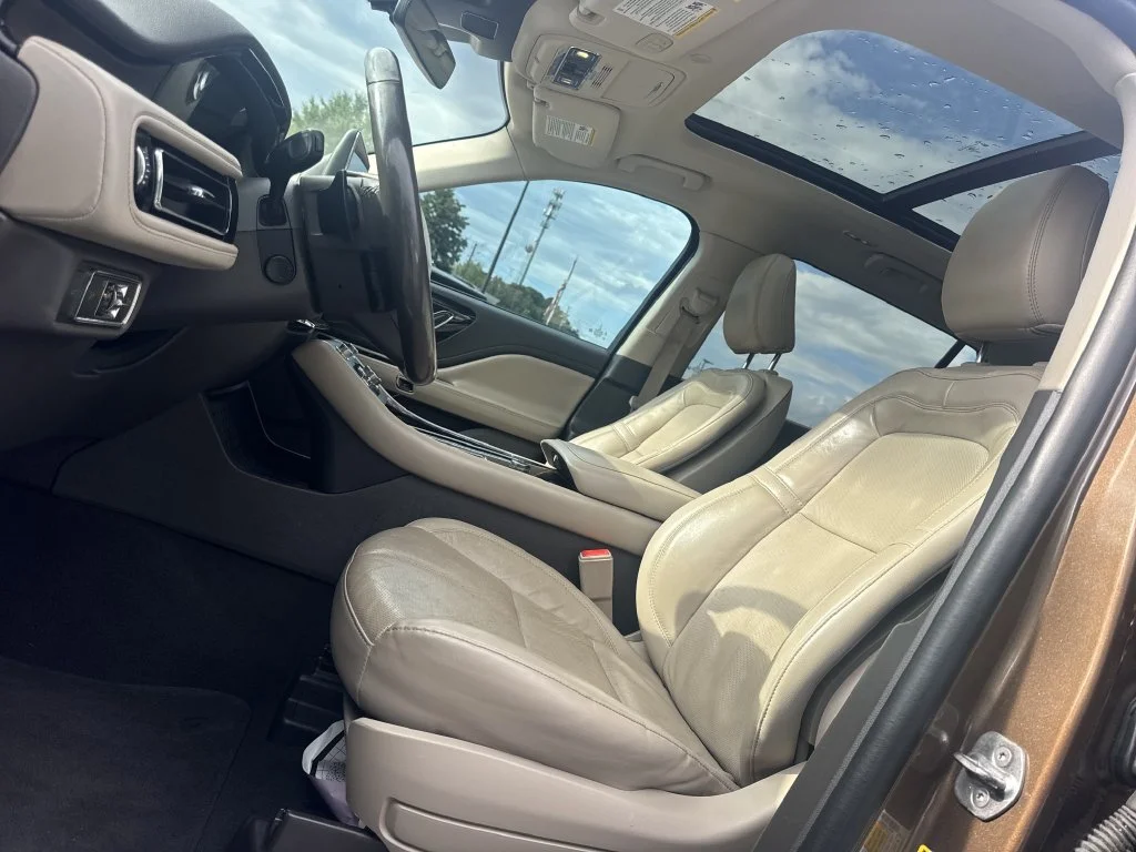 Used 2022 Brown Lincoln Reserve image 36