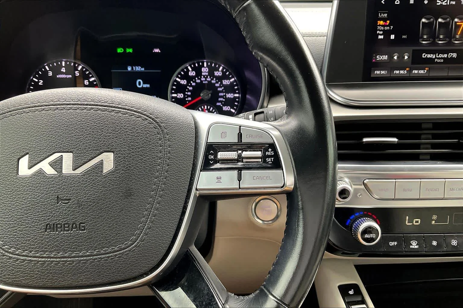 Used 2022 Glacial White Pearl Kia S image 25