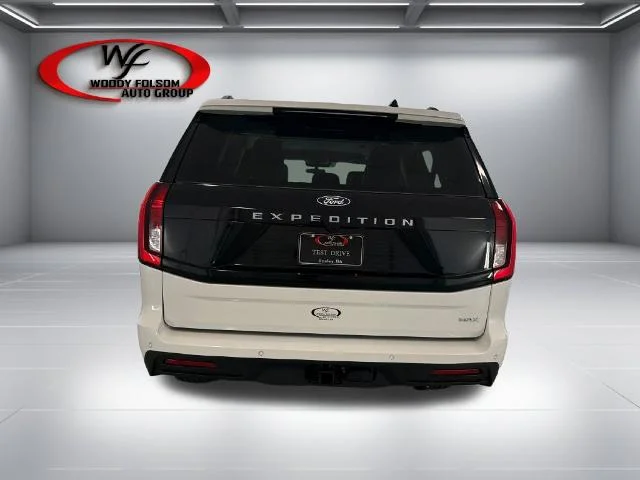 New 2027 Star White Metallic Tri-Coat Ford MAX Active image 24