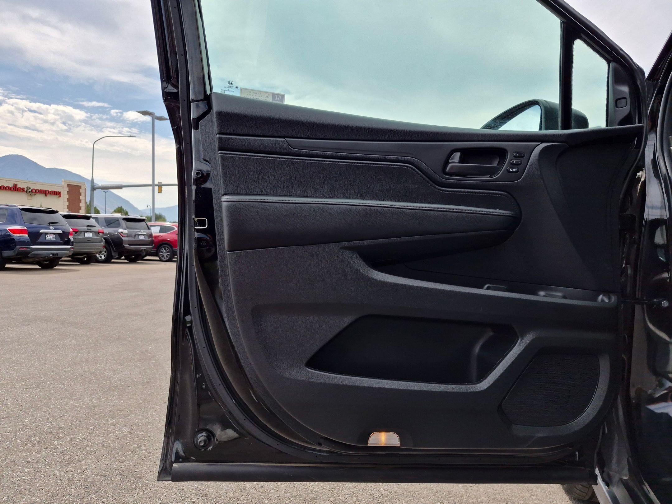 Used 2025 Black Honda EX-L image 12