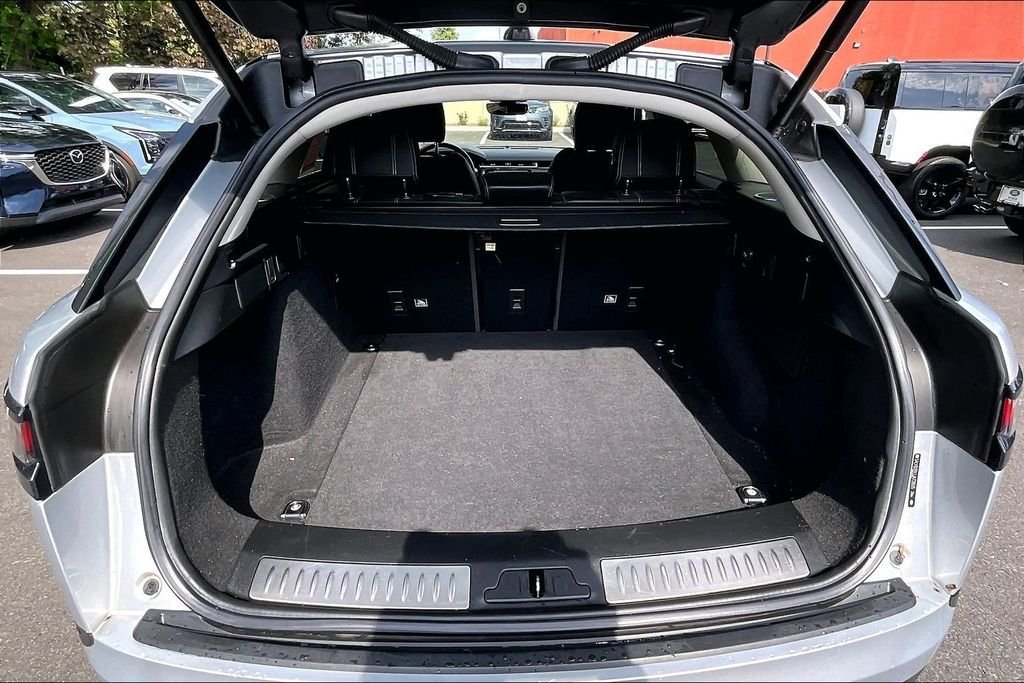 Used 2018  Land Rover S image 29