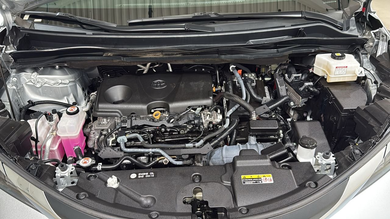 Certified Used 2024 Silver Toyota XLE image 26
