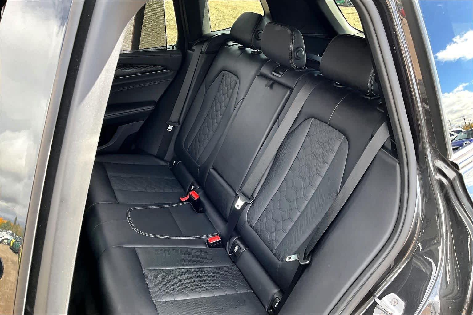 Used 2020 Dark Graphite Metallic BMW Competition image 18