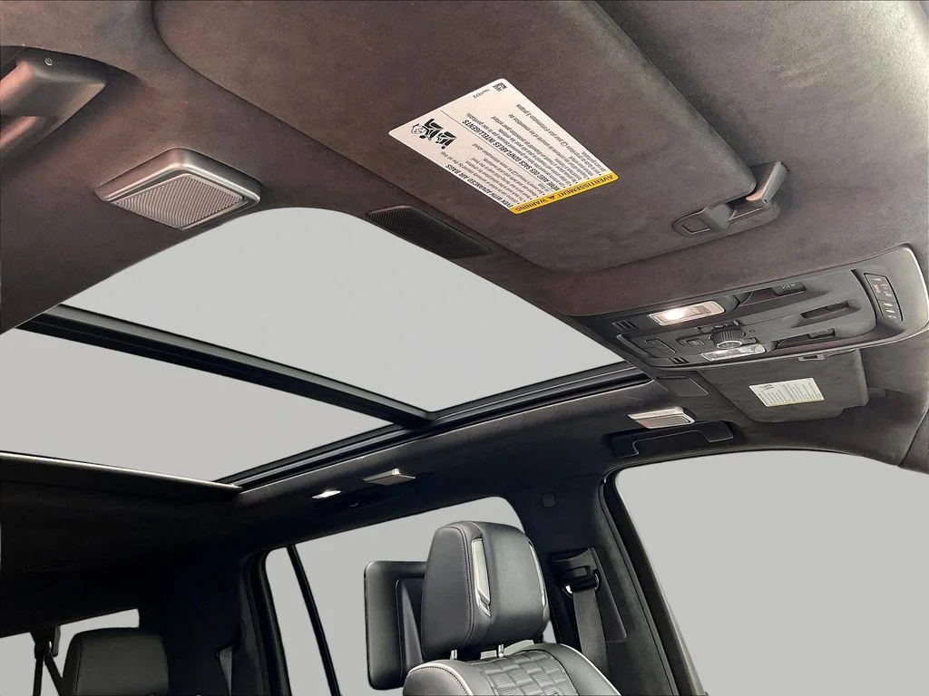 2023 Cadillac Escalade ESV V-Sport - Photo 24