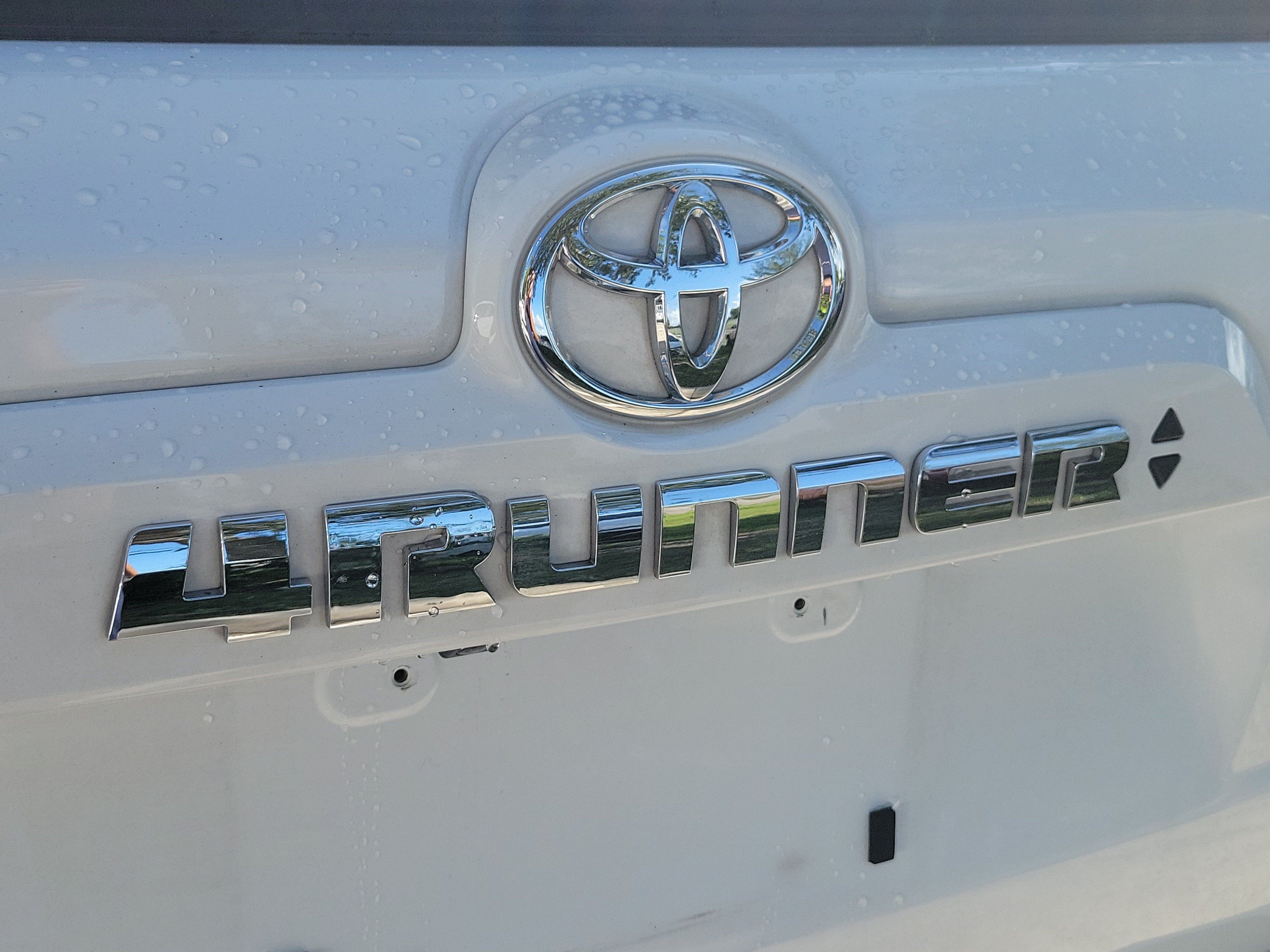 Used 2024 Ice Toyota SR5 image 9