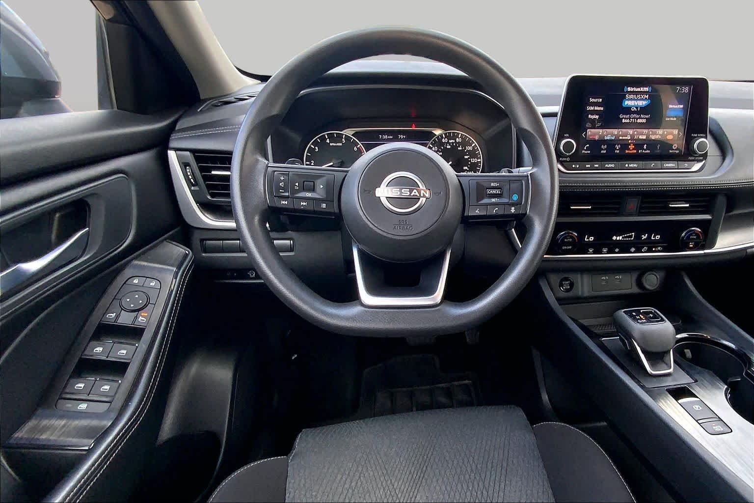 2024 Nissan Rogue SV - Photo 6