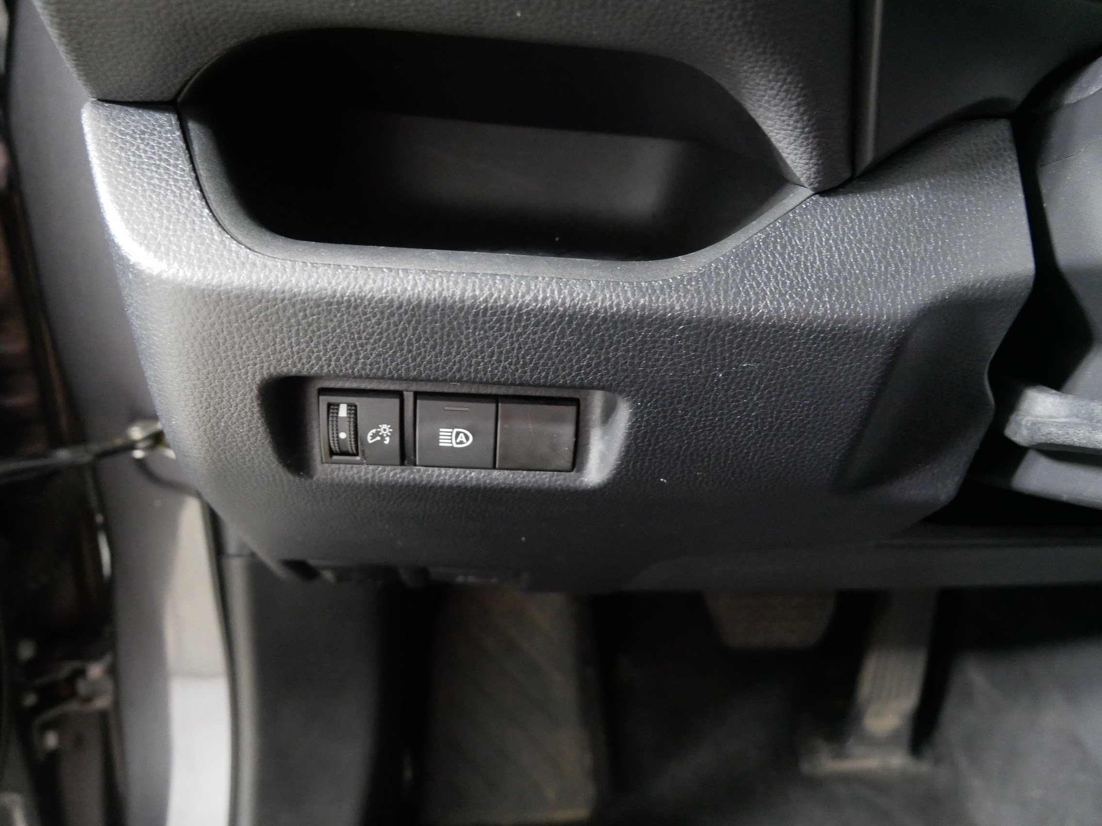 Used 2022 Gray Toyota LE image 26