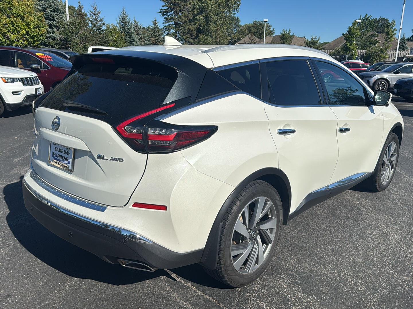 Used 2020 Pearl White Tricoat Nissan SL image 4