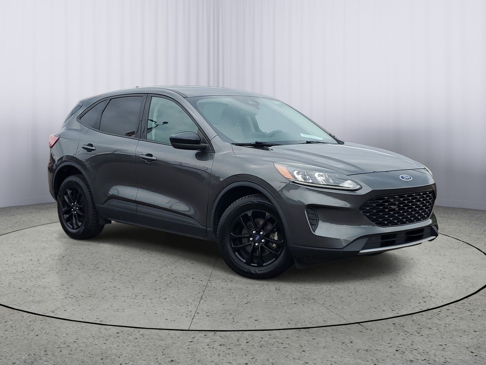 Used 2020 Gray Ford SE Sport image 1
