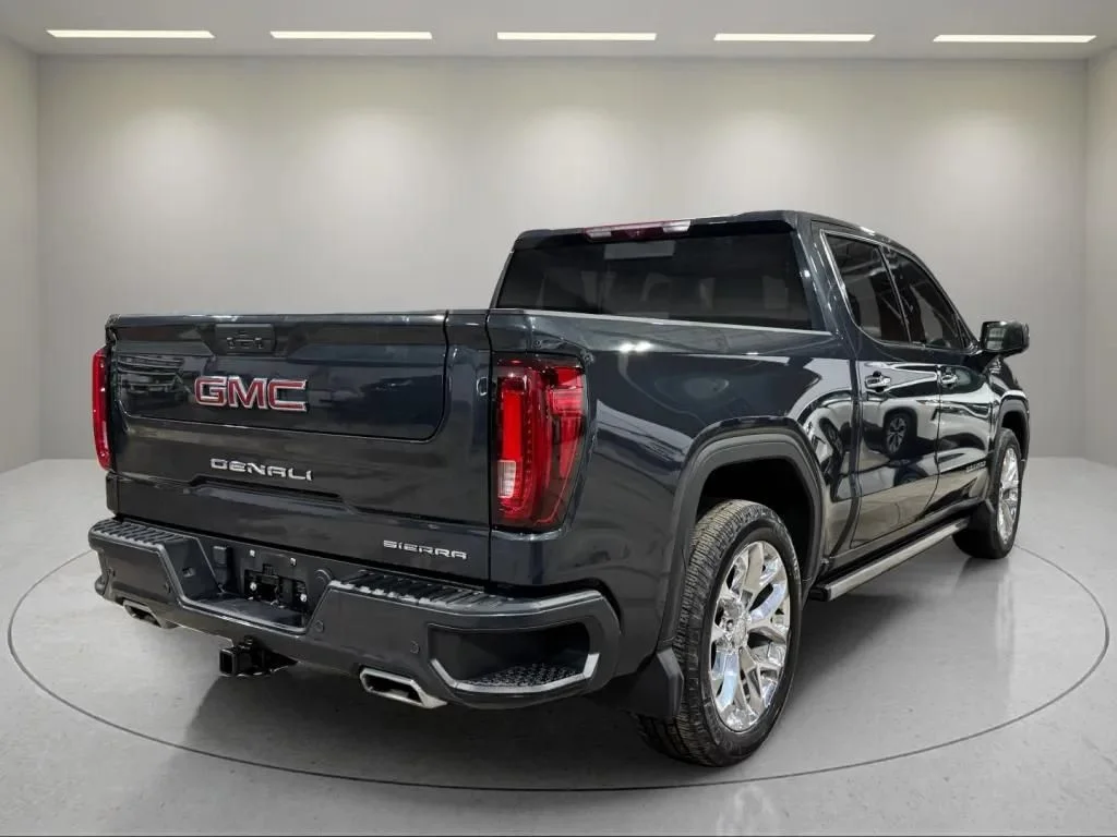 Used 2021 Green GMC Denali image 4