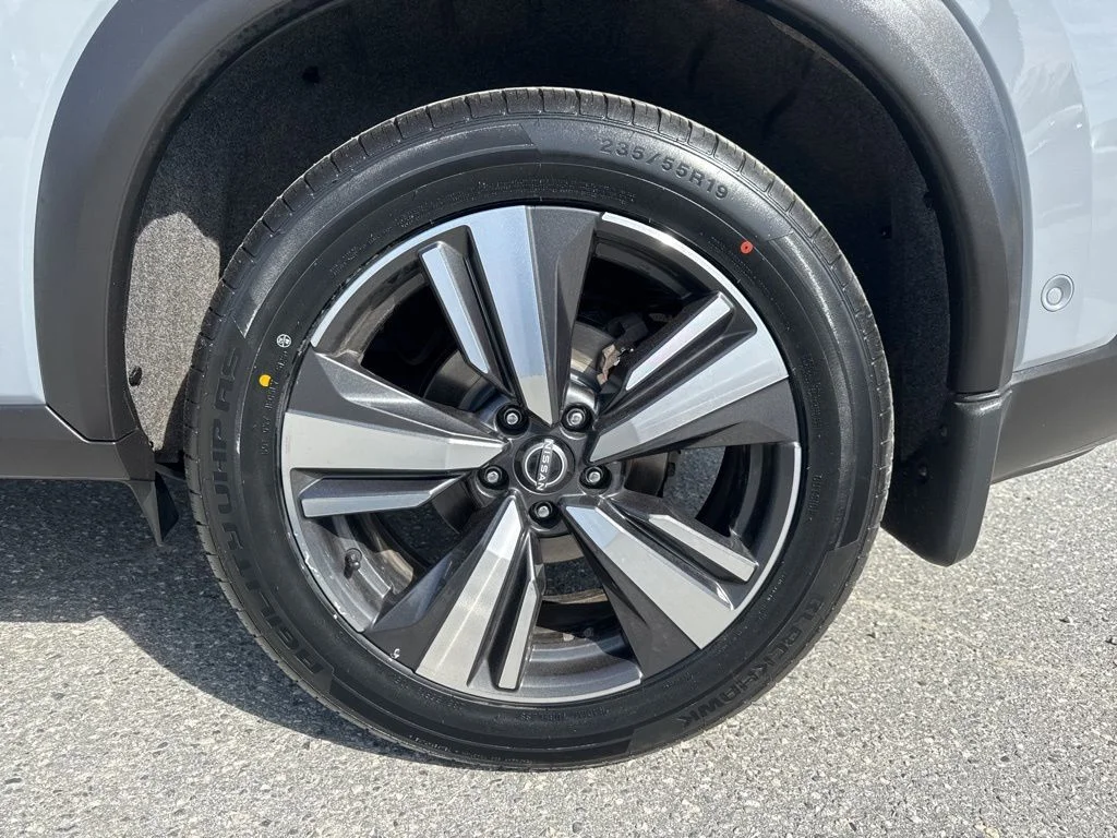 Used 2023 Gray Nissan SL image 30