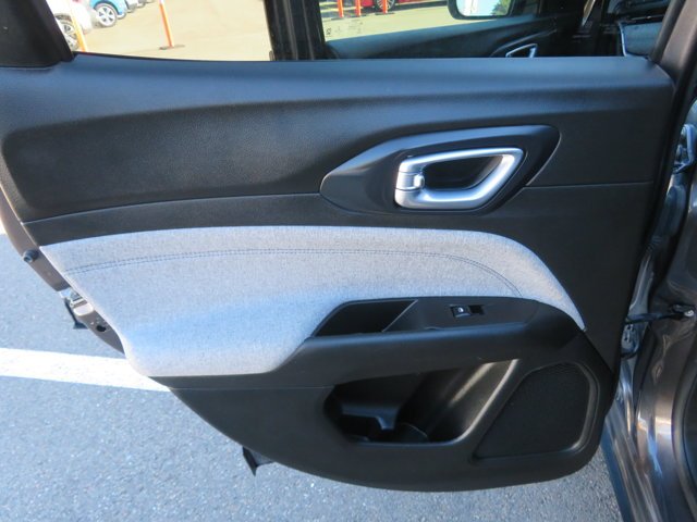 Used 2022 Granite Crystal Metallic Clearcoat Jeep Latitude image 16