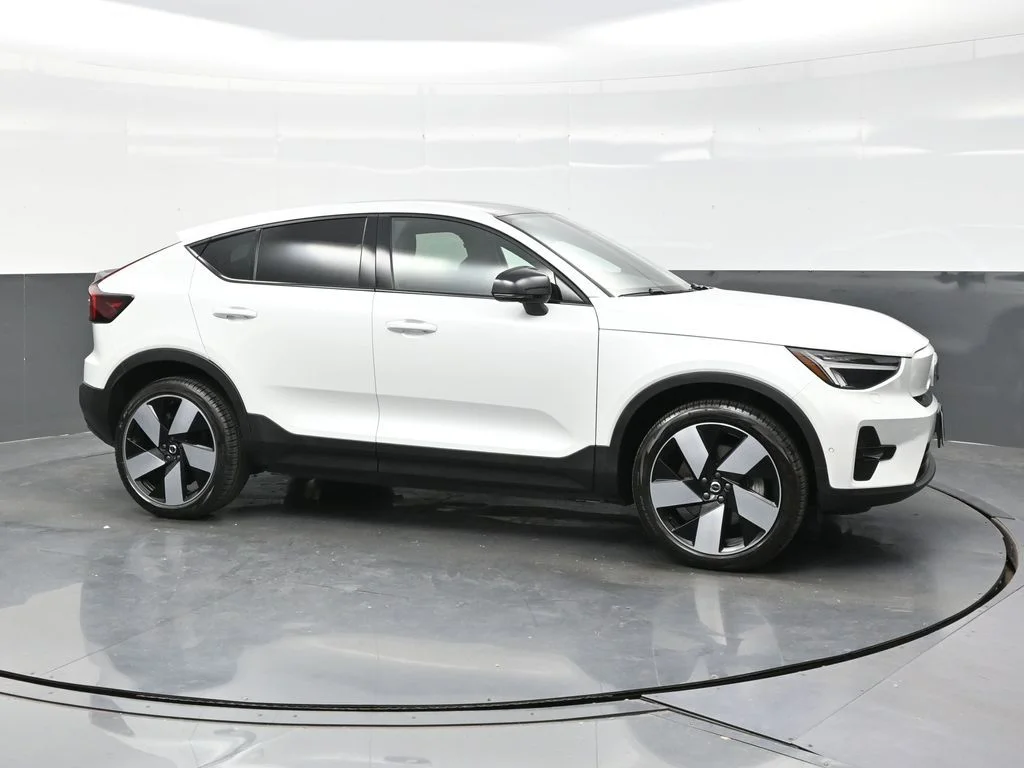 Certified Used 2023 Crystal White Volvo Plus image 8