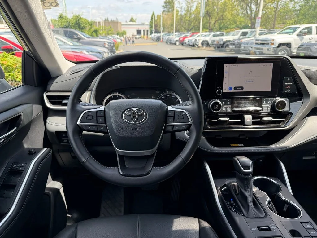 Certified Used 2024  Toyota XLE image 24