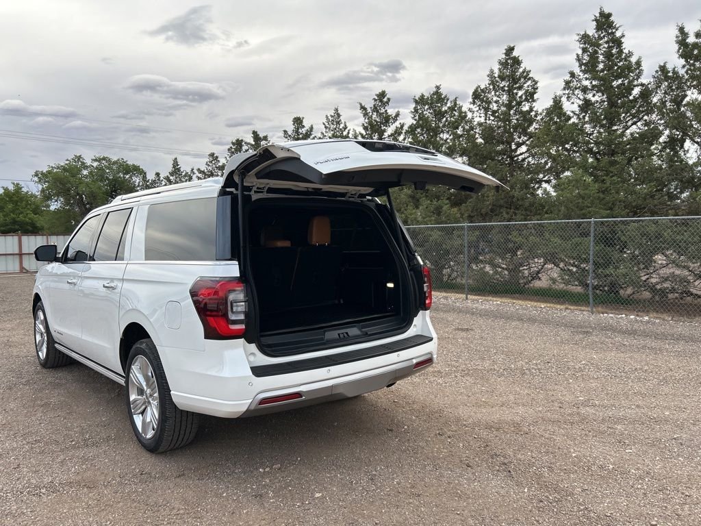 Used 2022 White Metallic Ford Platinum image 41