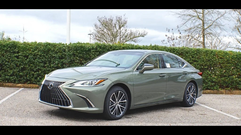 Used 2024 Green Lexus 350 image 1