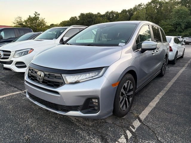 Used 2025 Black Honda EX-L image 3