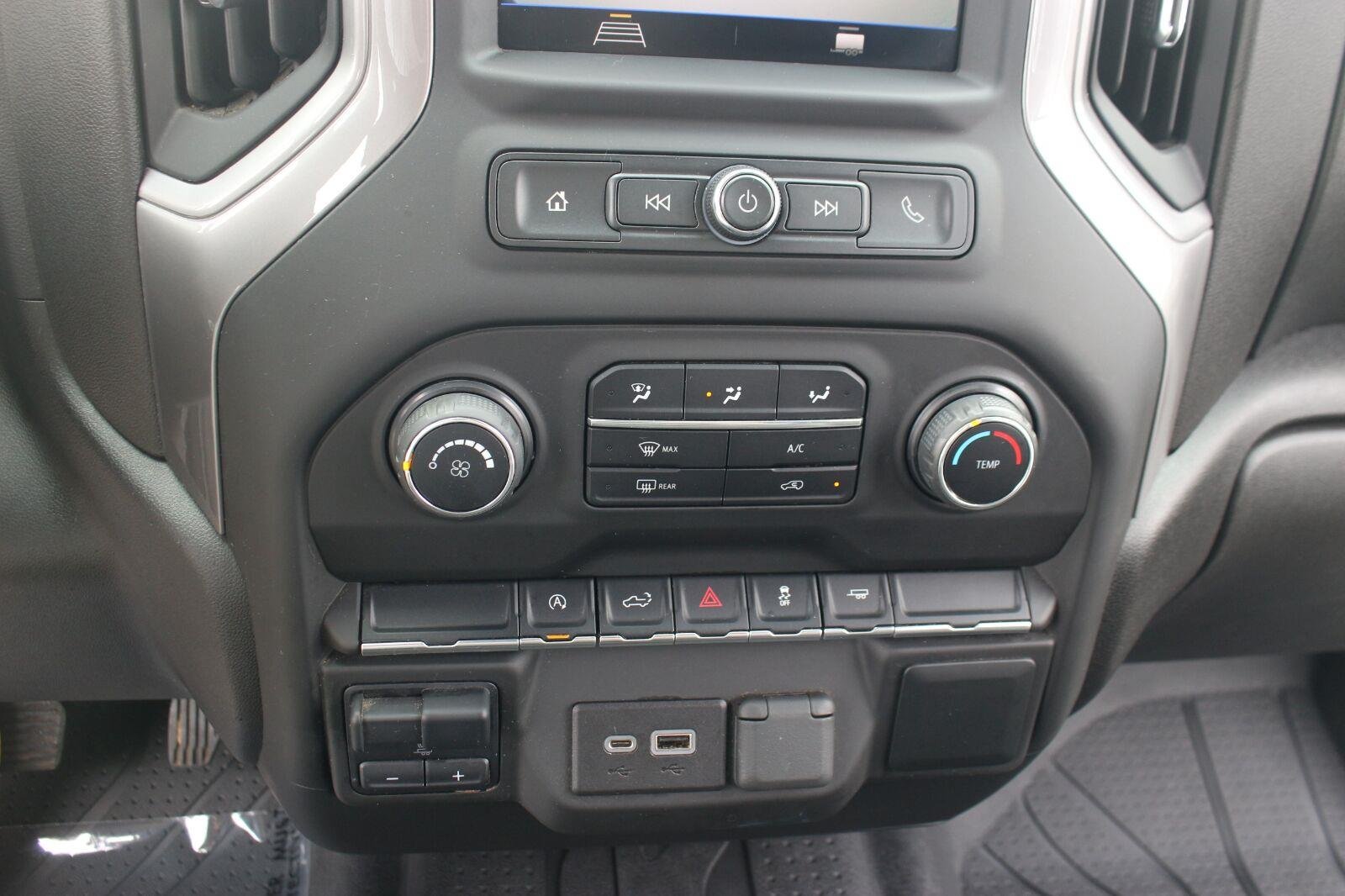 Used 2022 Summit White Chevrolet Custom image 24