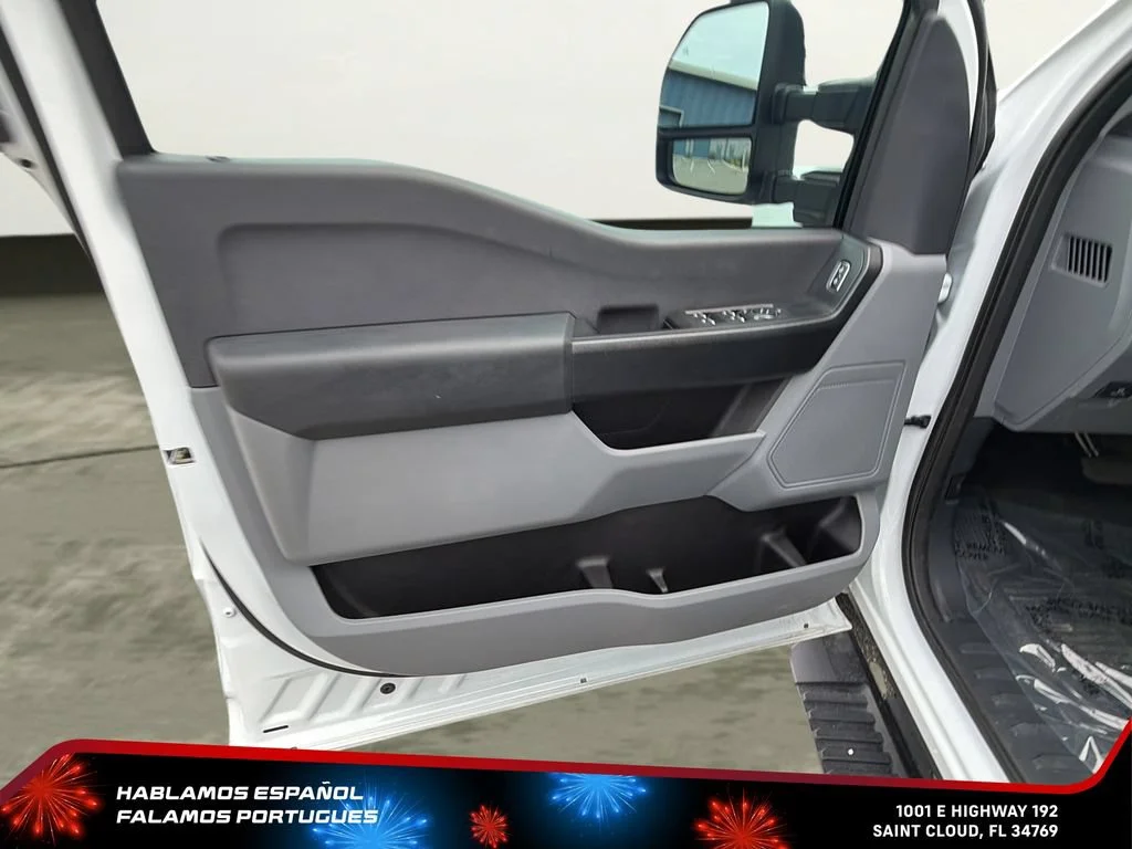 Used 2025 White Ford XL image 10