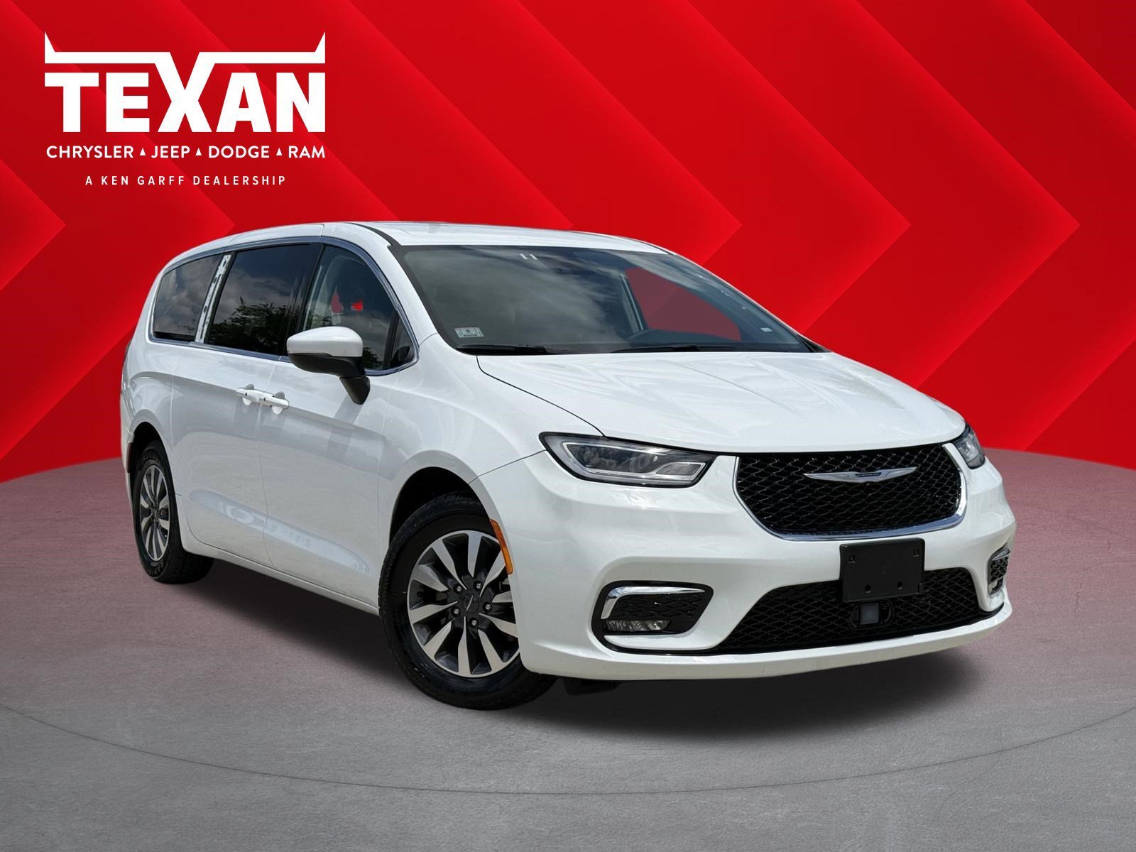 2023 Chrysler Pacifica Hybrid Touring L Hybrid's photo