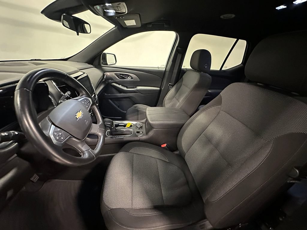 Used 2023 MOSAIC BLACK METALLIC Chevrolet LT Cloth image 3