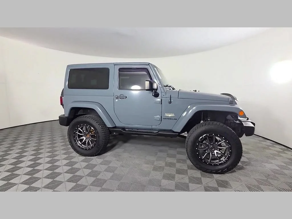 Used 2015 Anvil Clearcoat Jeep Sahara image 34