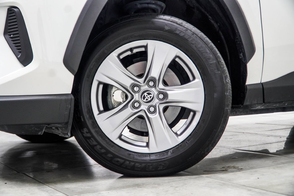 Used 2025 White Toyota XLE image 8