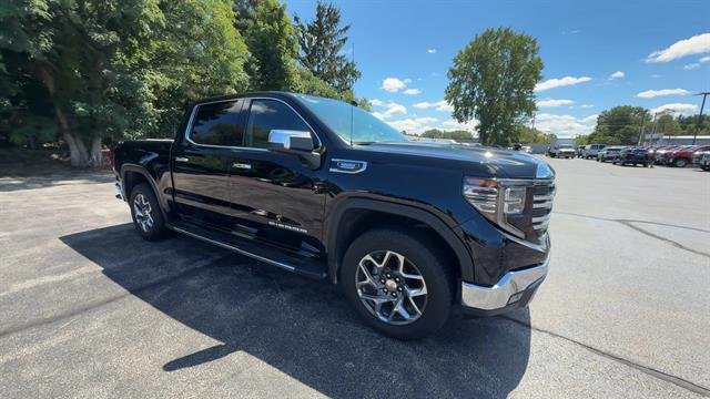 Used 2026 Onyx Black GMC SLT image 2