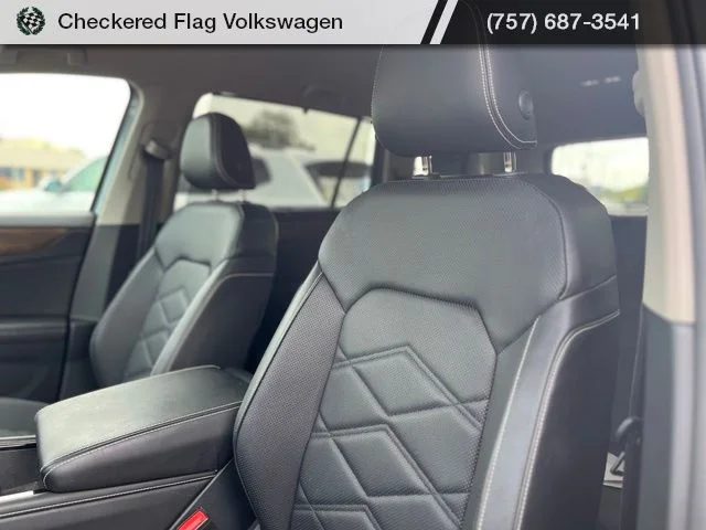 Used 2024 Platinum Gray Metallic Volkswagen 2.0T SE w/Technology image 4