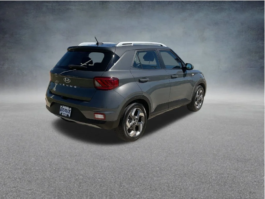 Used 2025 Gray Hyundai SEL image 7