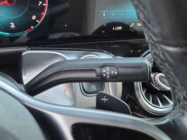 Used 2021  Mercedes-Benz GLB 250 image 20